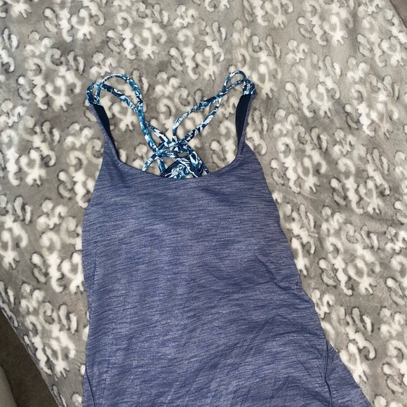 Lululemon Tank ONLY WORN ONCE - Picture 6 of 6